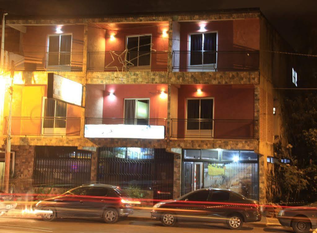 La Familia Hotel Πουέρτο Ιγκουασού Εξωτερικό φωτογραφία