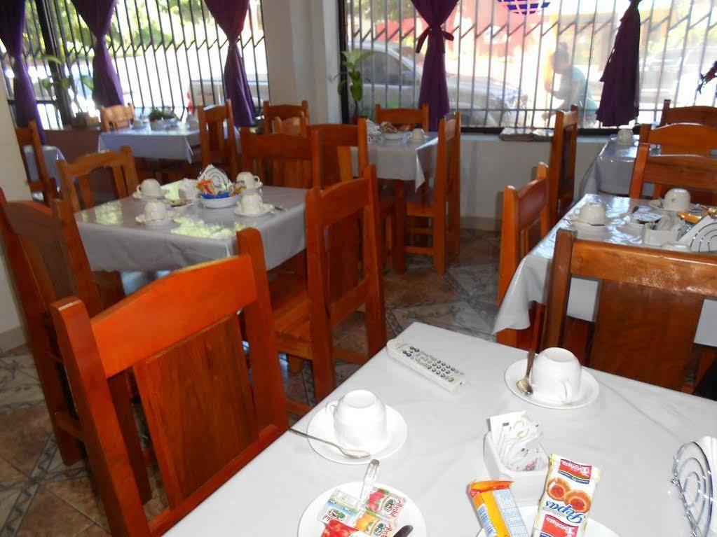 La Familia Hotel Πουέρτο Ιγκουασού Εξωτερικό φωτογραφία